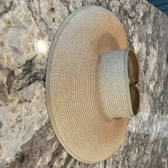 Foldable Straw Sun Hat - Picture 3 of 7